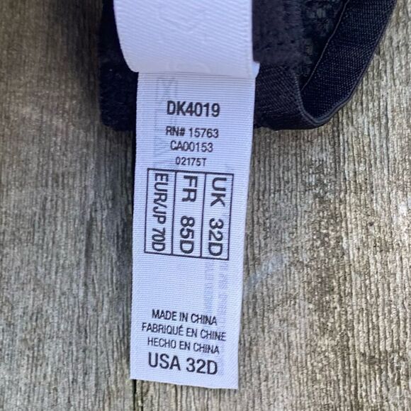 DKNY Black Modern Lace Sheer Demi Bra. Size 32D. NWT - Picture 11 of 12